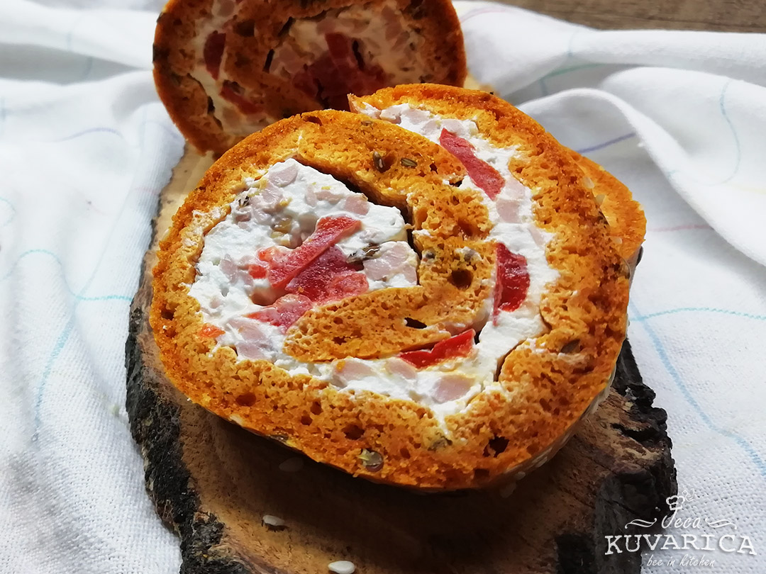 crveni_rolat_sa_sunkom_i_paprikom_003