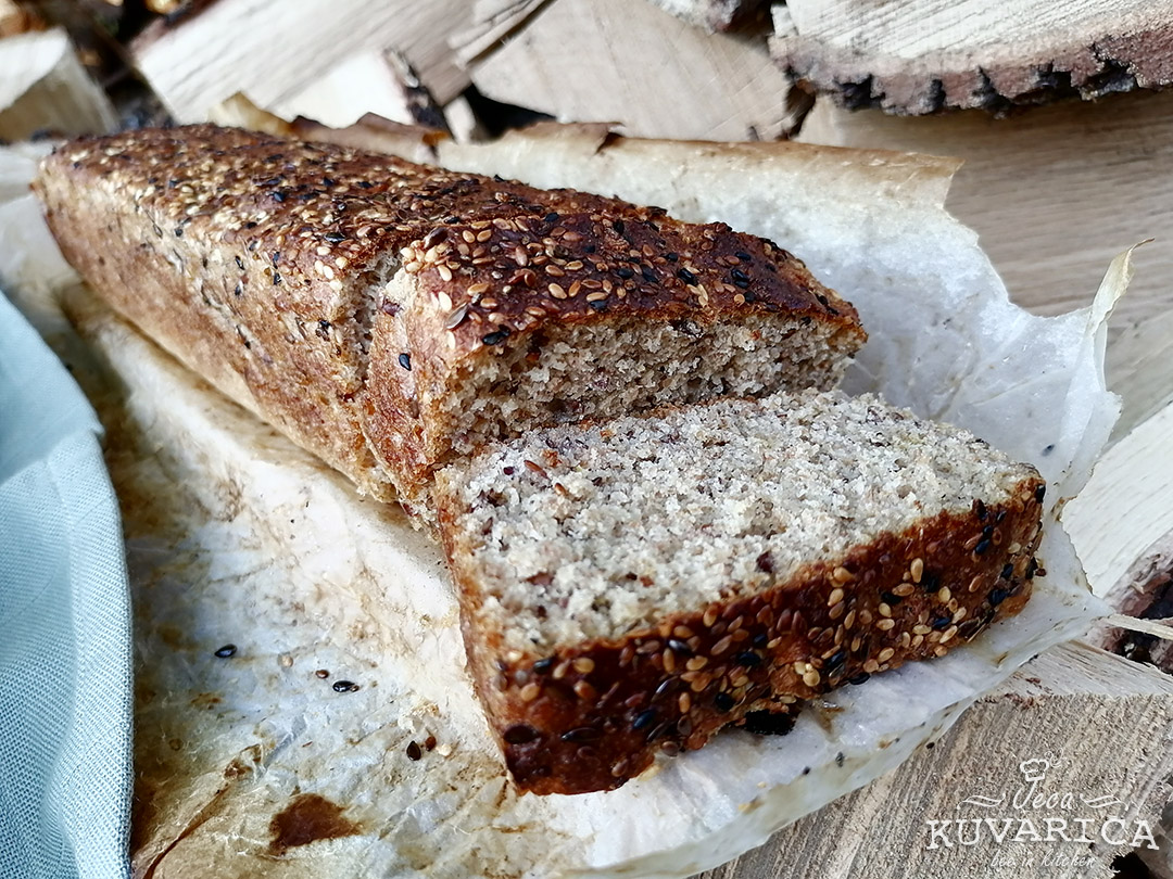 integralni_hleb_posut_raznim_semenkama_001