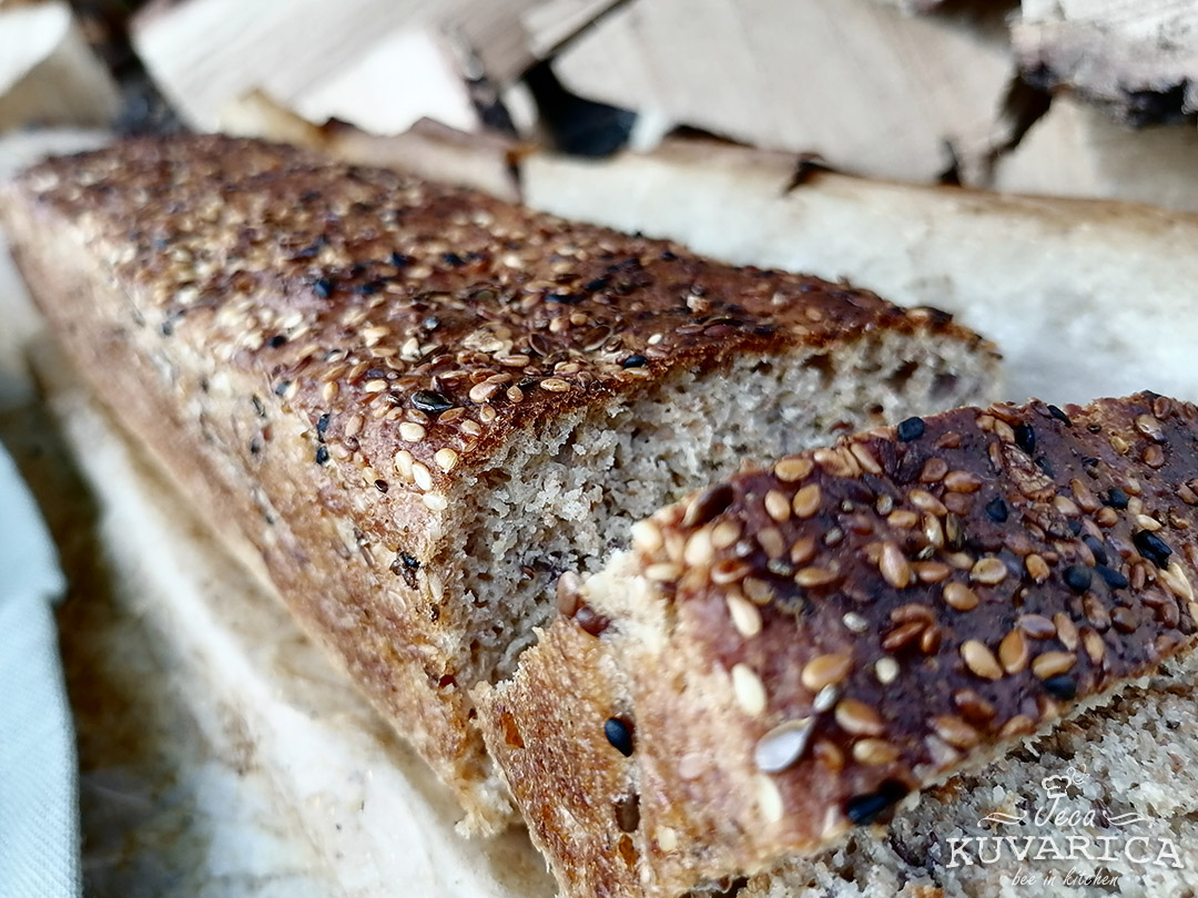 integralni_hleb_posut_raznim_semenkama_002