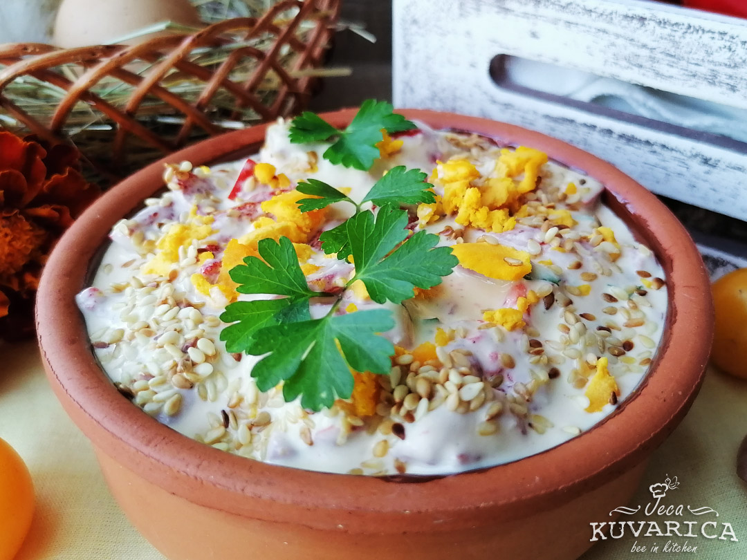 kremasta_salata_sa_pecenom_paprikom_003