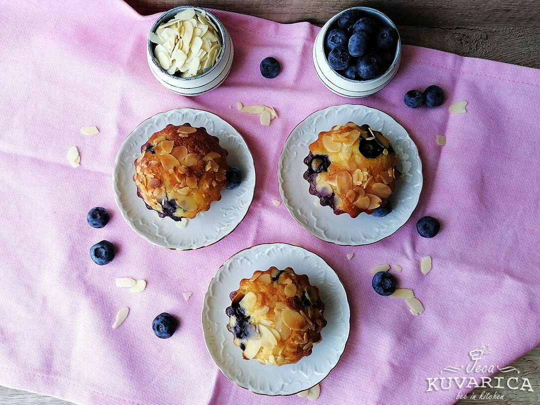 mafini_sa_borovnicama_i_listicima_badema_002