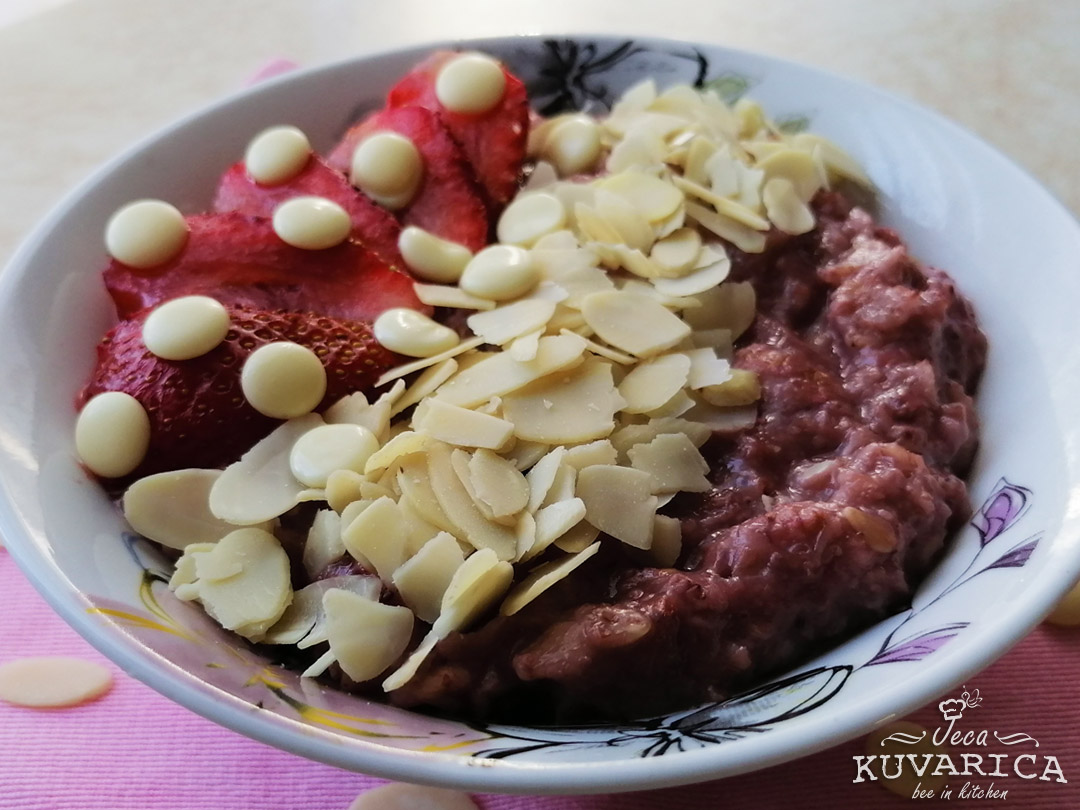 ovsene_pahulljice_sa_jagodama_002