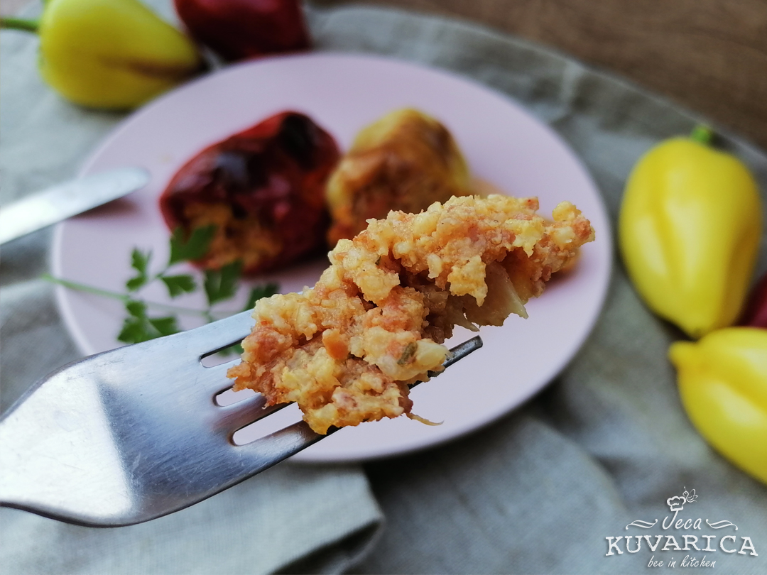 paprike_punjene_prosom_i_kobasicama_002