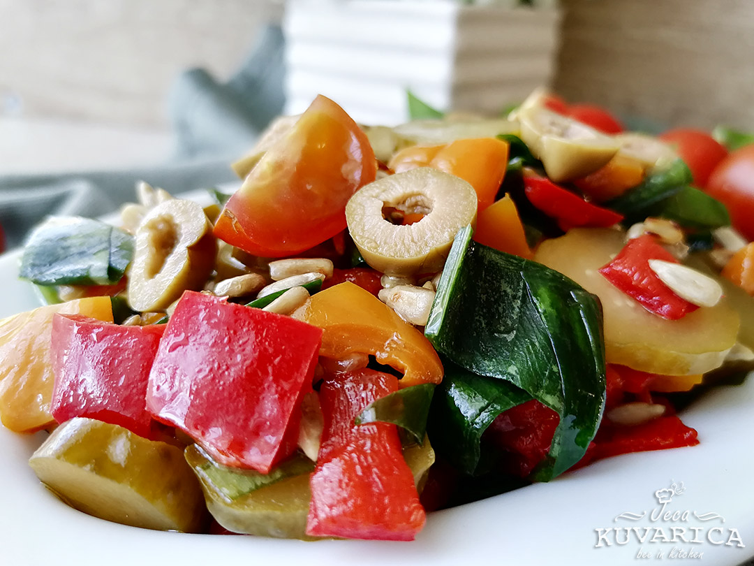 prolecna_salata_sa_sremusem_003