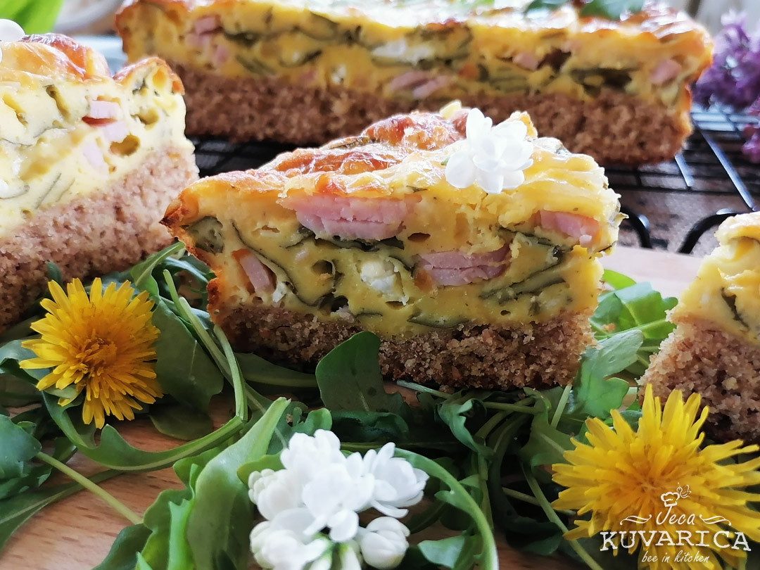 slani_kolac_sa_pecenicom_i_spanacem_002