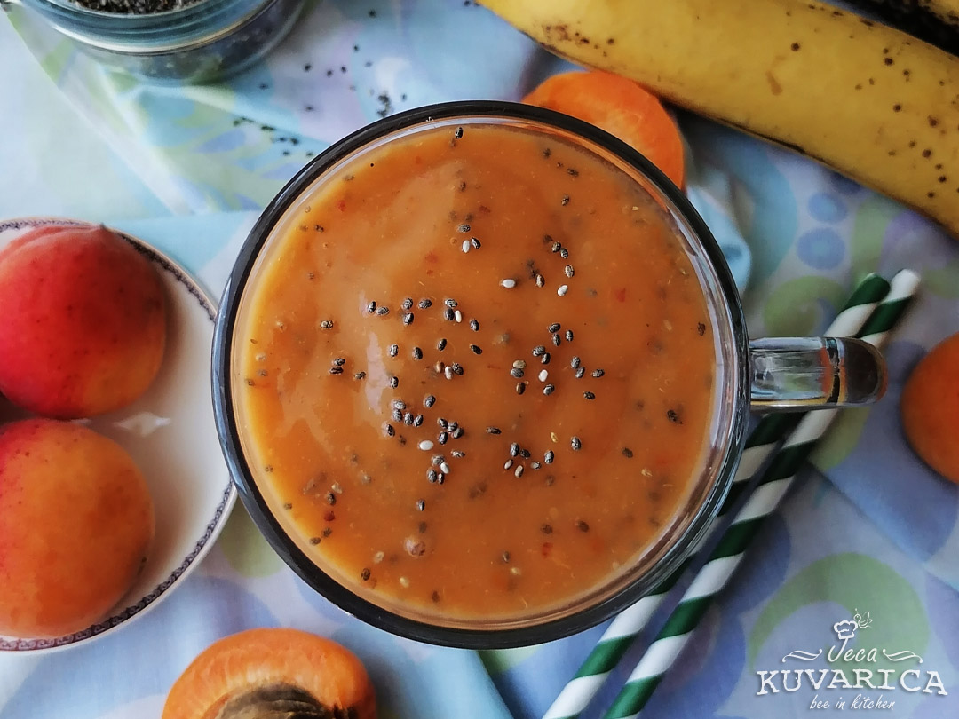 smuti_od_banane_sa_kajsijama_002