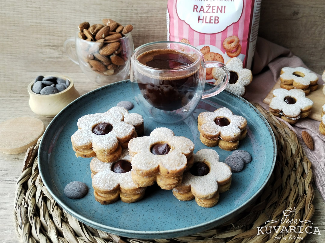 badem_keksici_sa_ganas_kremom_001