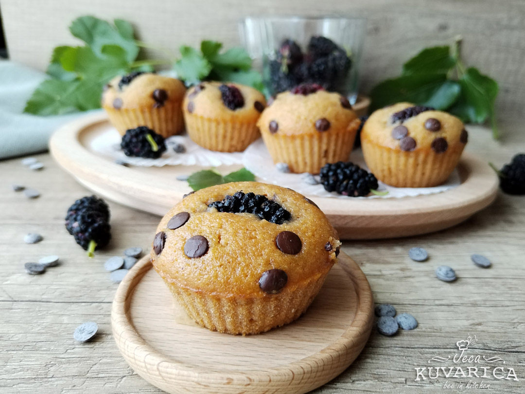 brzi_posni_mafini_sa_crnim_dudinkama_001