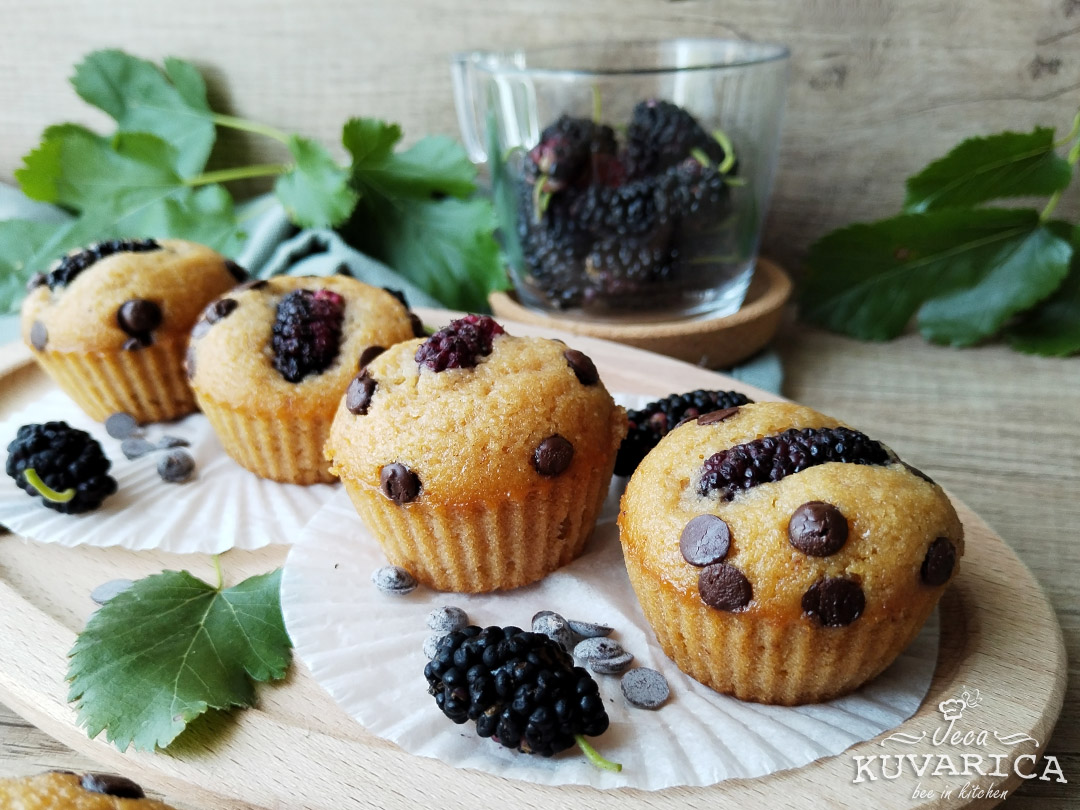 brzi_posni_mafini_sa_crnim_dudinkama_002