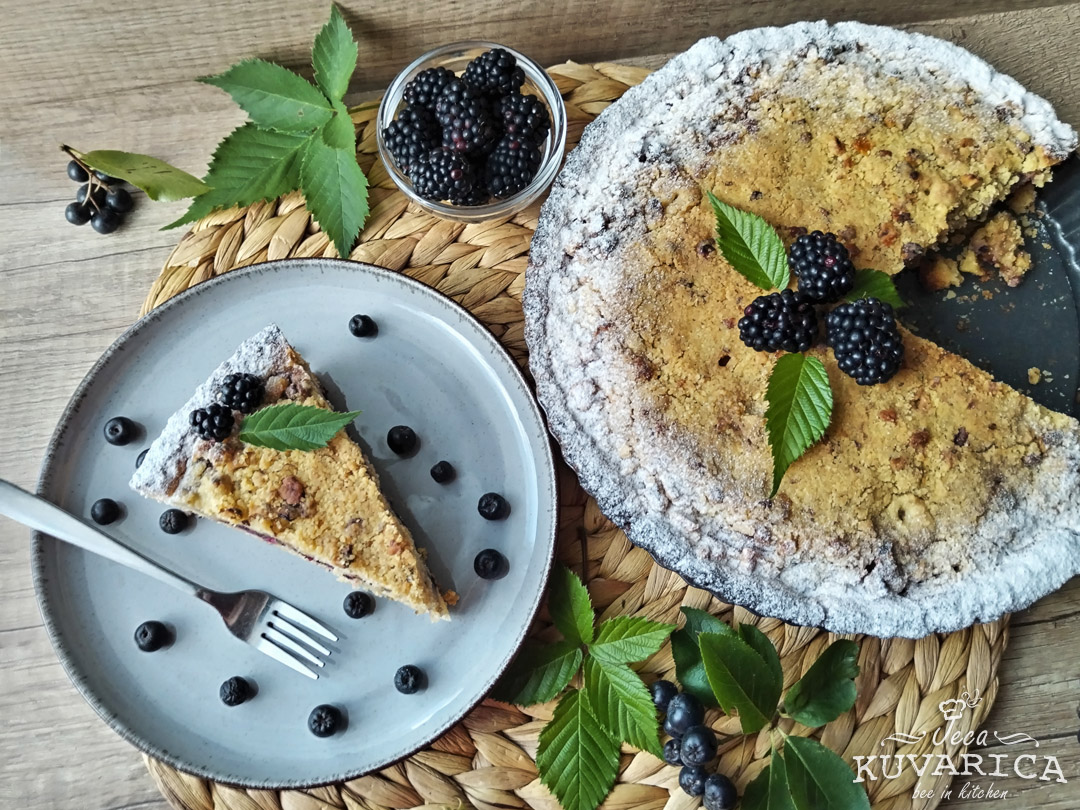 cupava_pita_sa_kupinama_i_aronijom_002