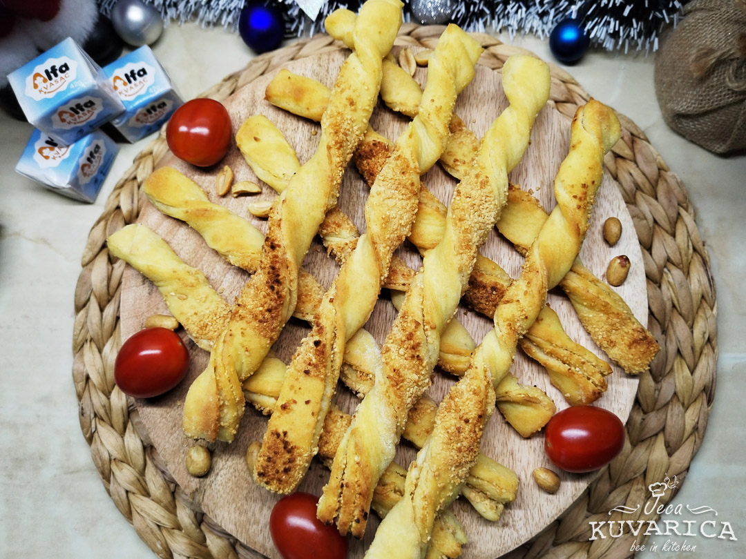 hrskavi_uvrnuti_stapici_sa_kikirikijem_001