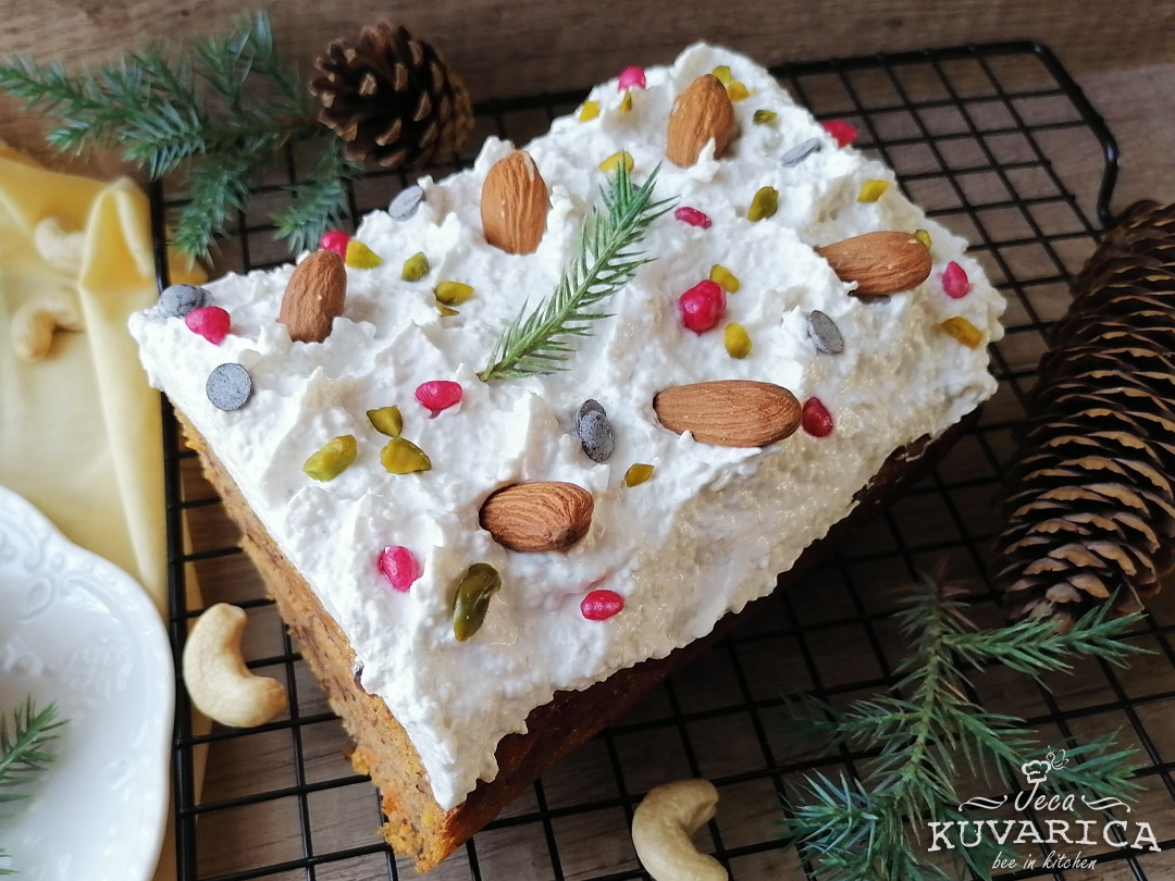 kolac_od_bundeve_i_badema_sa_kremom_od_indijskog_oraha_002