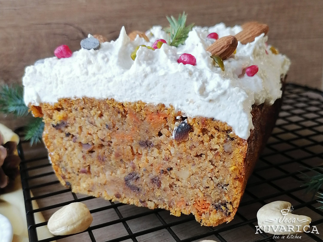 kolac_od_bundeve_i_badema_sa_kremom_od_indijskog_oraha_003
