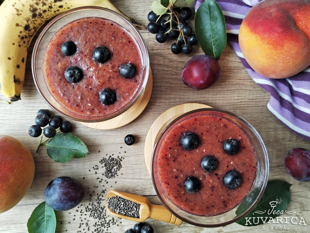 smuti_od_aronije_sljive_i_breskve_003